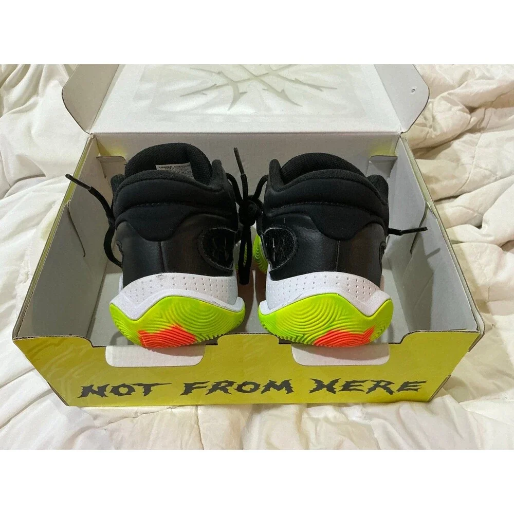 Under Armour Unisex Size 2.5Y Jet '25 Footwear - True Foot Fitment (LIKE-NEW!!)